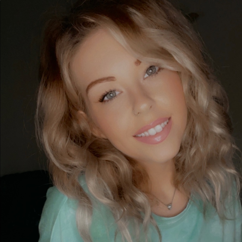 Happy shopping 💕🛍 welcome too my closet !